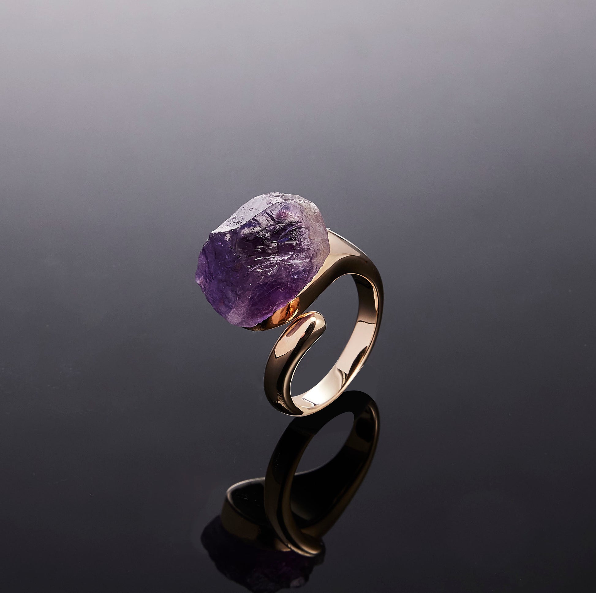 Gold Spria ring with raw Amethyst crystal detail view by QiBai London
